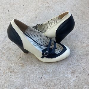 Pin-Up Couture Mary Jane Spectator Pumps
